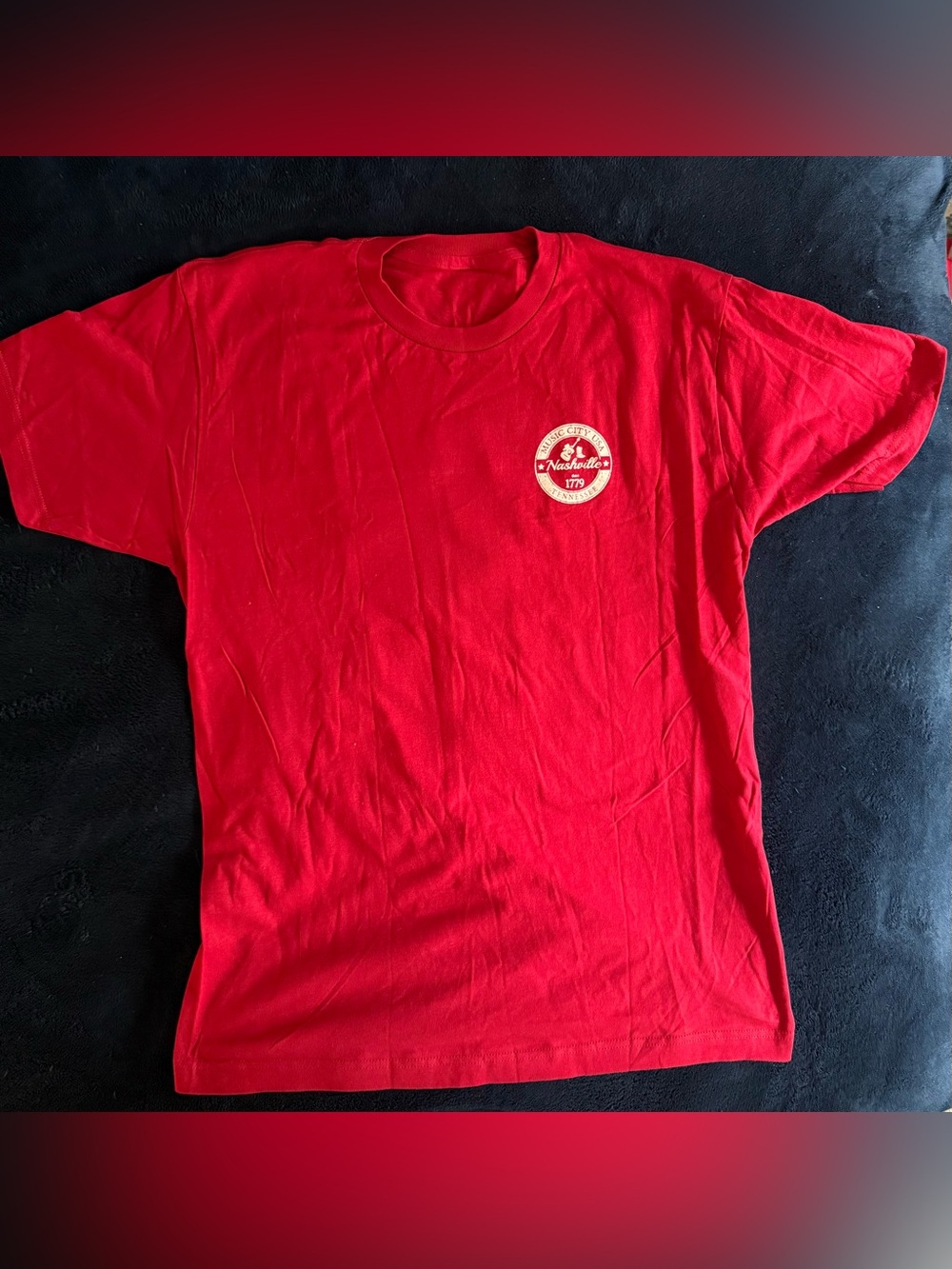 🤠 NWOT Large Nashville Red Crewneck Graphic Tee 🤠